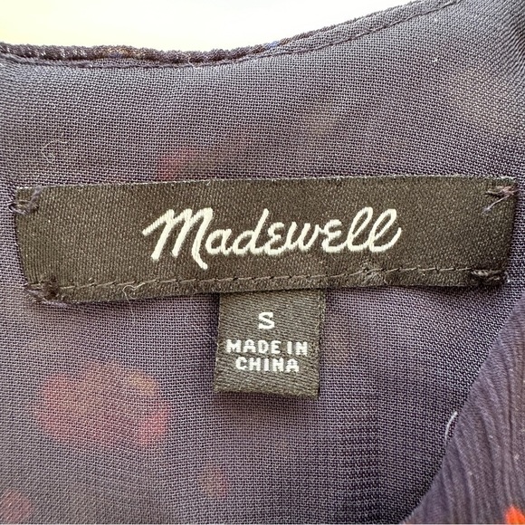 Madewell top with ruffled bell sleeves, crew  neck, straight cut & loose - Picture 11 of 13